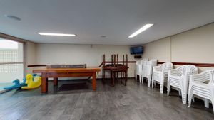 Image 19 - 315835